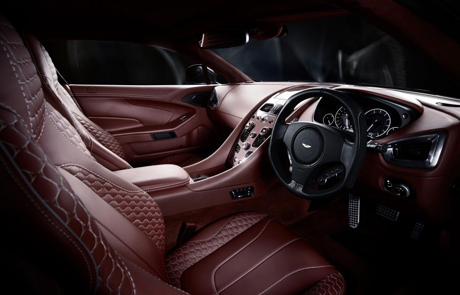 Интерьер Aston Martin Vanquish 2012 года  (UK) (фото 114 из 170)